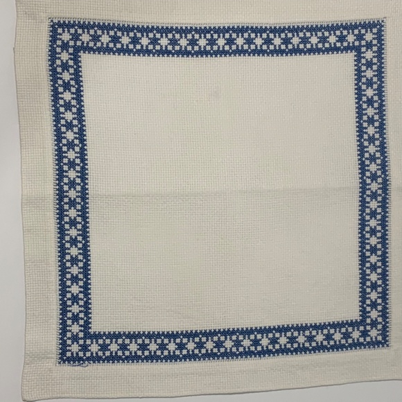 Tablecloth Handmade Vntg Delft Blue with Windmills with 5 Napkins - Picture 10 of 14